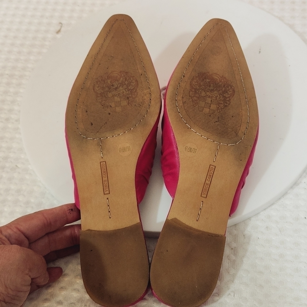 VINCE CAMUTO Women's Hot Pink Pressen Ruched Mules Size 6.5 M - Picture 9 of 10